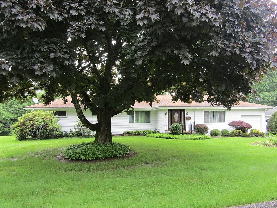 1st image of 6 Meadow Ln