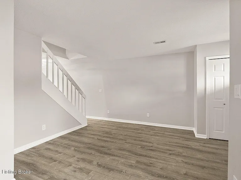 3509 Tabor Ct #7 — Photo 5