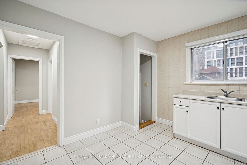 Toronto House for rent - 4 Bedrooms — photo 11