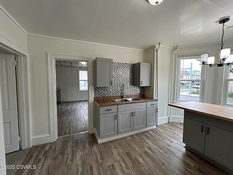 738 N 4th St #1 — Photo 2