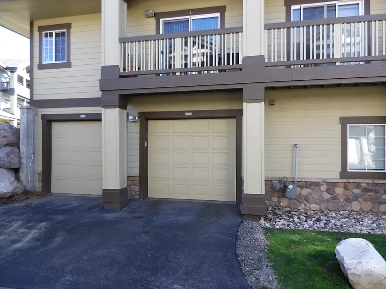 3350 Columbine Dr #502 — Photo 2
