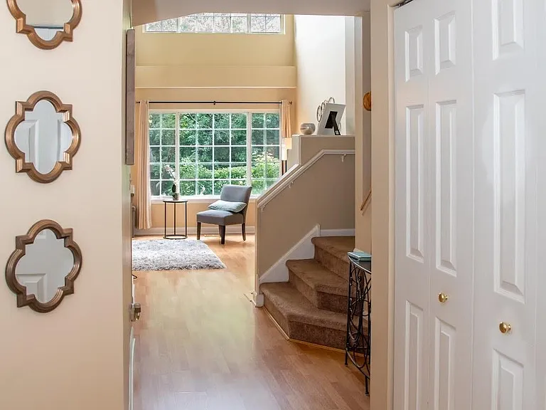 141 Concord Ln — Photo 3