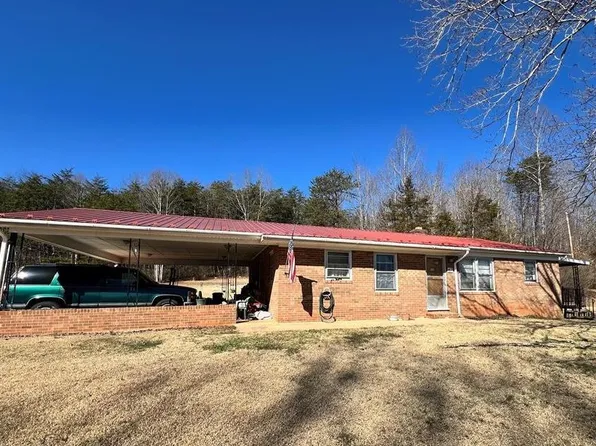 67 Shelton Cir, Stuart, VA 24171