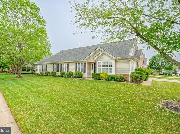 107 Avocet Ln, Thorofare, NJ 08086