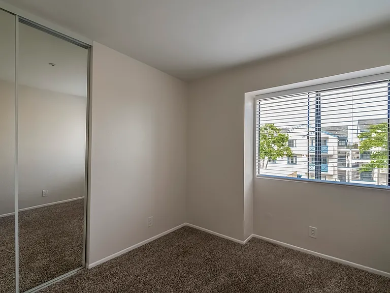 582 Arizona St — Photo 37