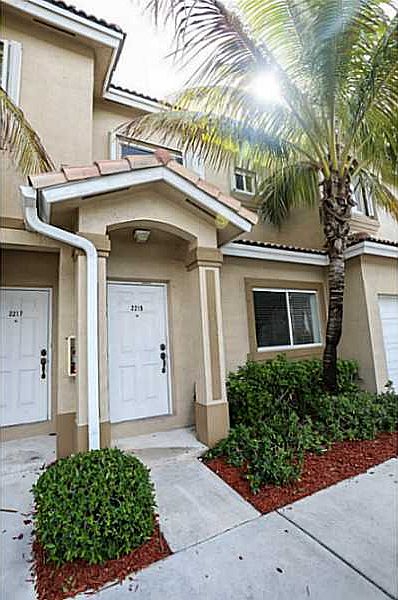 1st image of 2215 SE 25th Ave #2215