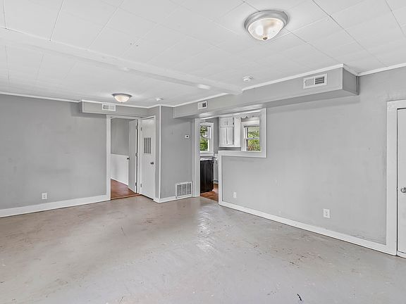 5th image of 1815 W Webster Street