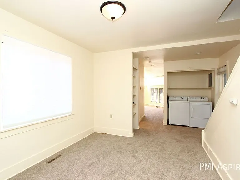 1722 Grove St — Photo 7