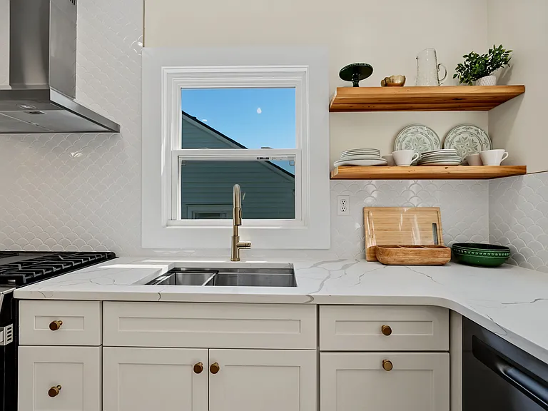 804 Berkeley Ave NW — Photo 9