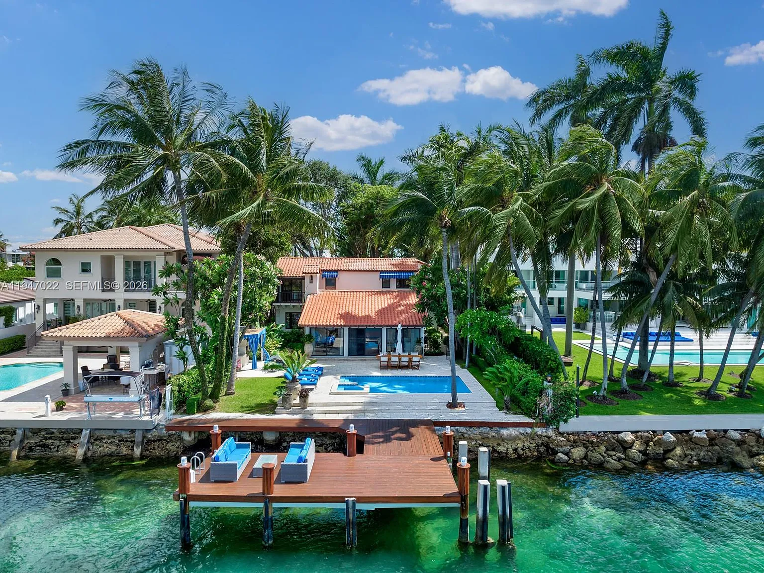 Hibiscus Island — Photo 4
