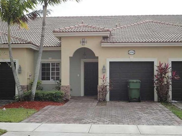 1st image of 3390 NE 11 Dr