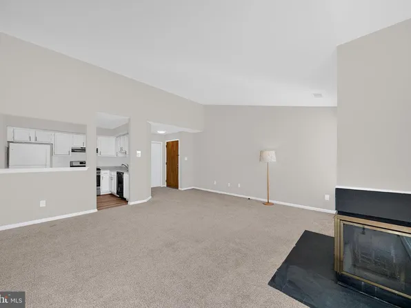 205 Salem Ct APT 11, Princeton, NJ 08540
