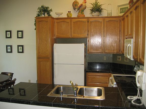 Kitchen w/ Granite Counters