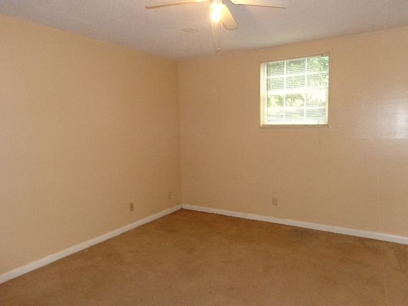 3rd image of 204 W Bernard Ave APT 2