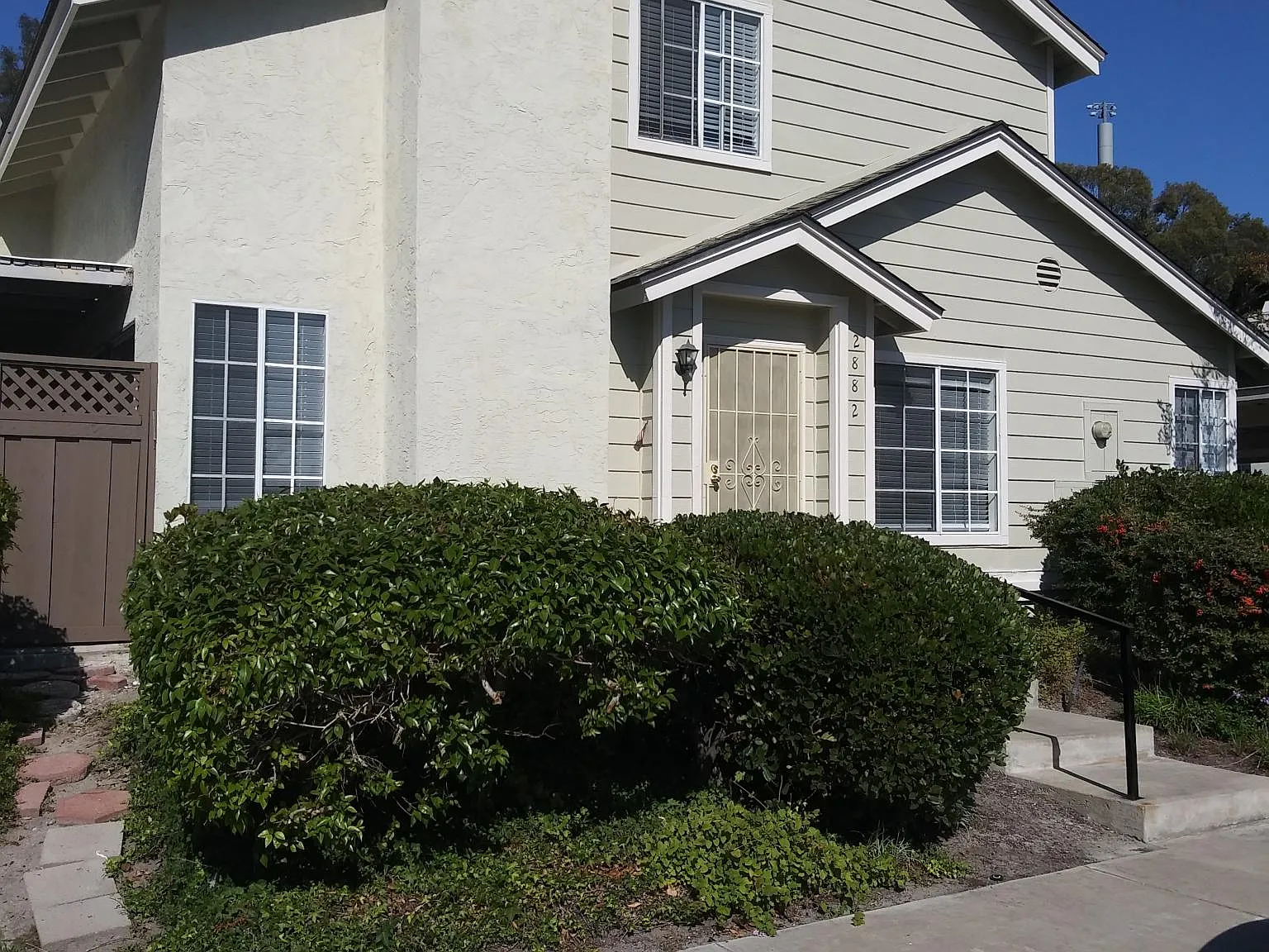 3 bed, 1276 sqft, $3,600 — Photo 2
