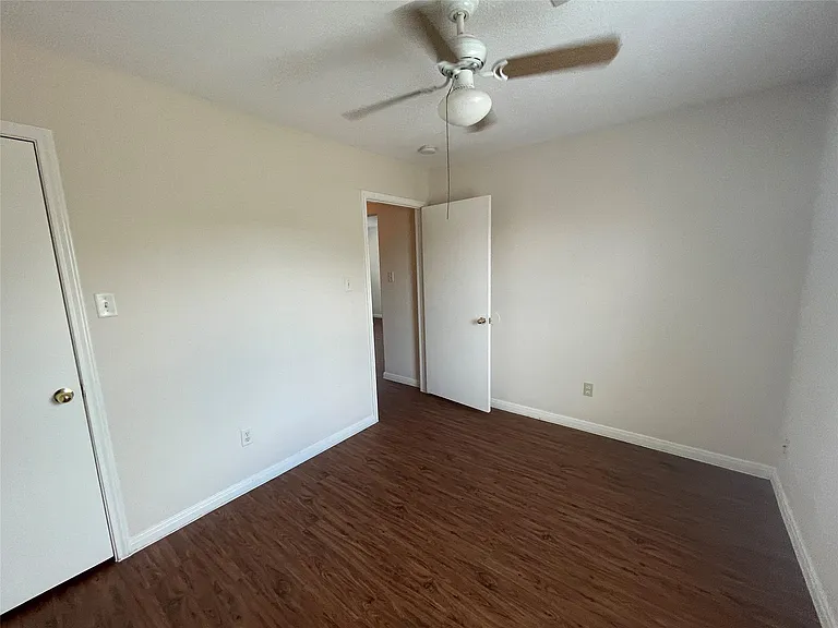 16216 Setting Sun Ct — Photo 24