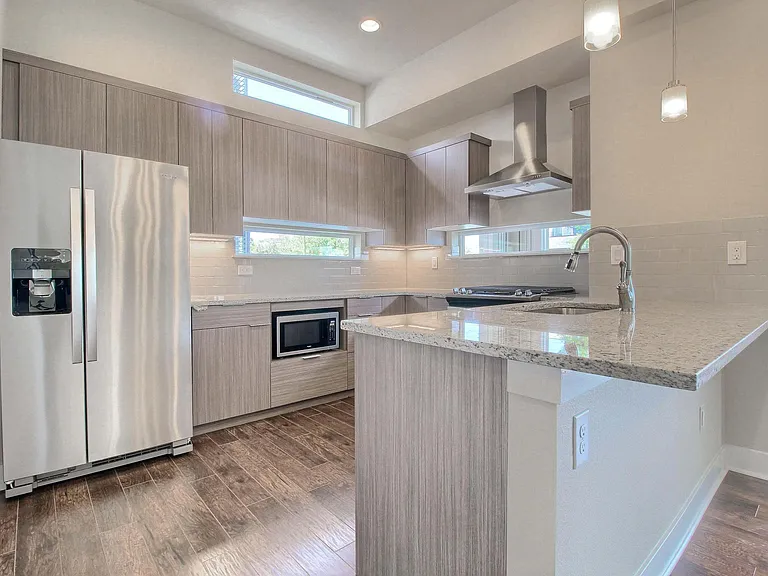 1641 King St — Photo 12