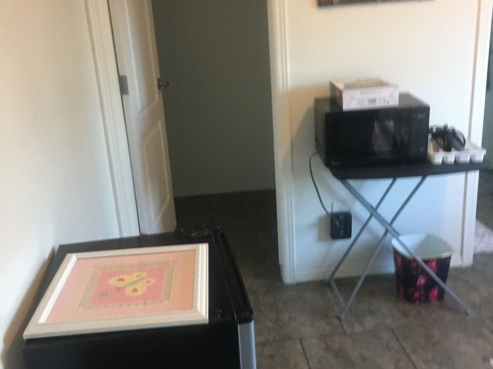 Furnished Room with attached bath.
Refrigerator and microwave. Walk in closet.
Large and spacious.