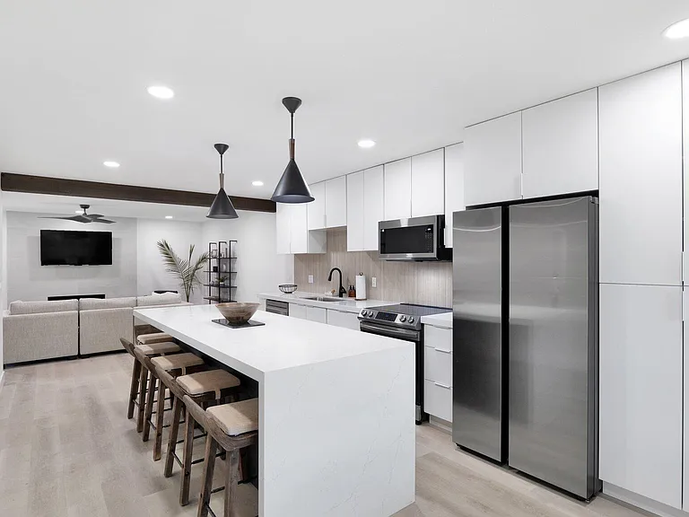 7207 N Via De Paesia — Photo 1