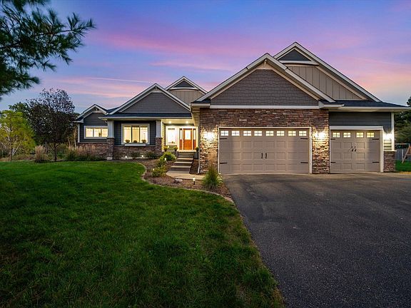 4th image of 19237 Meadowridge Ln N