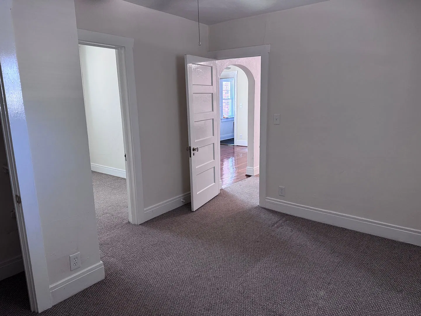 4911 Newport Avenue — Photo 4