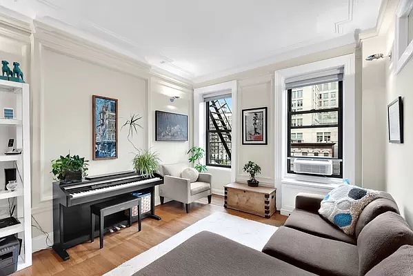1st image of 255 W 108th St APT 6E