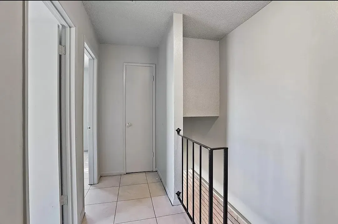 2 bed, 840 sqft, $1,700 — Photo 3