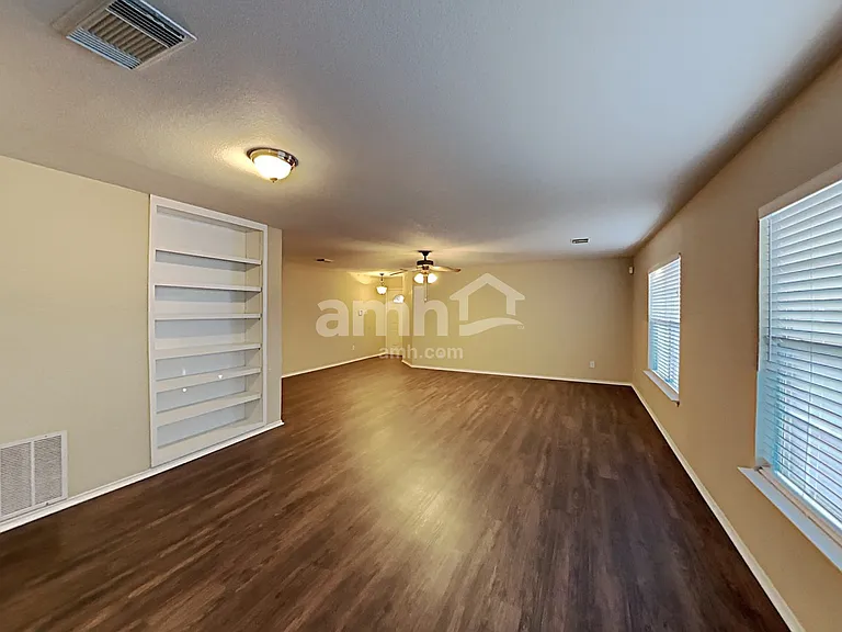 10339 Manor Crk — Photo 8