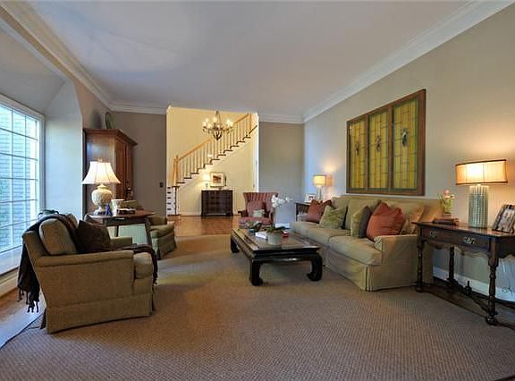 3rd image of 1041 Tyne Blvd