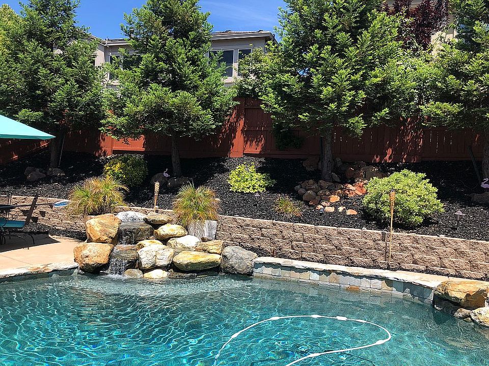 1st image of 991 Hildebrand Cir