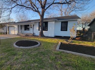 2010 E Crestwood Dr, Victoria, TX 77901