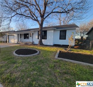 2010 E Crestwood Dr, Victoria, TX, 77901
