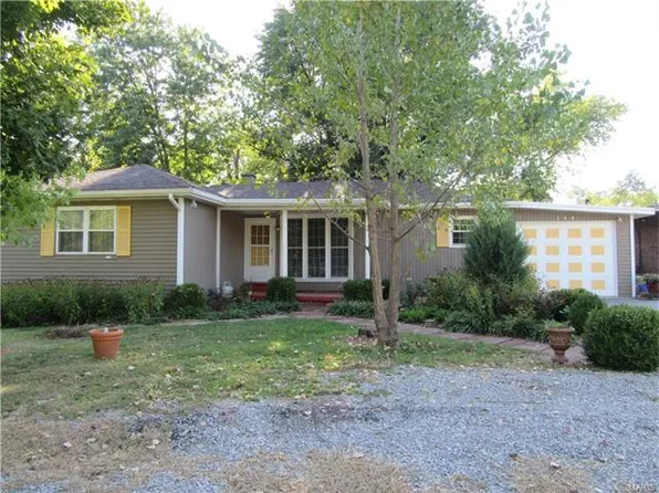 104 N High St, O'Fallon, IL 62269