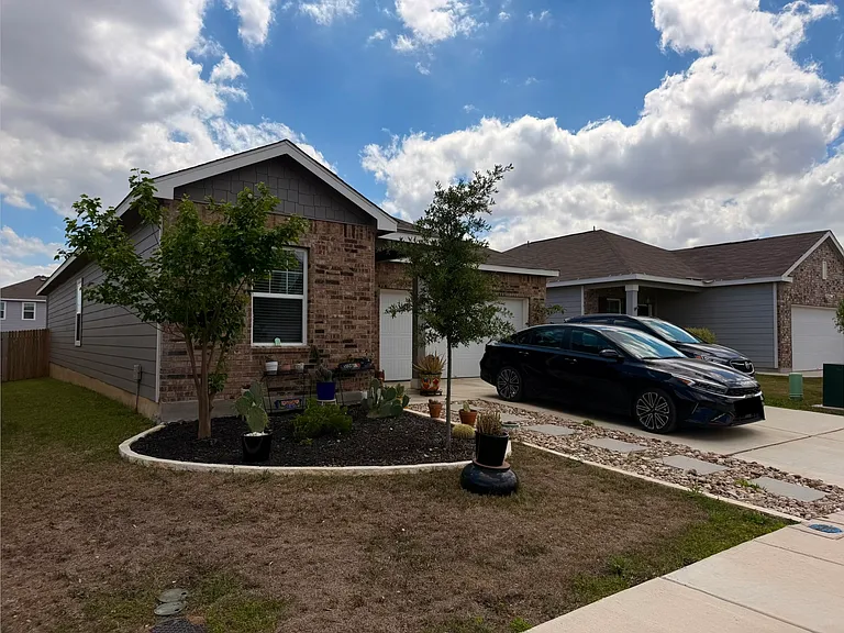 8440 Falcon Mdw — Photo 2