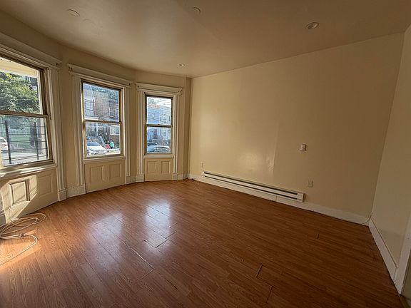 4th image of 130 Highland Ave #1