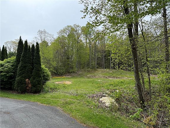 2nd image of 287 Cougar Run