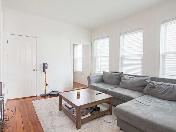 4th image of 49 Putnam Ave #1A