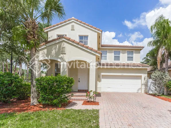 1250 W Magnolia Cir, Delray Beach, FL 33445
