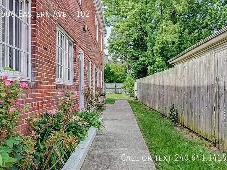 506 Eastern Ave NE #102 — Photo 2