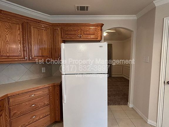 3rd image of 1835 Woodchase Dr