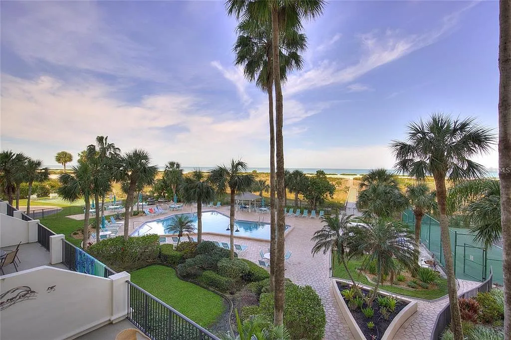 1 bed, 1.5 bath, 869 sqft, $3,200 — Photo 2