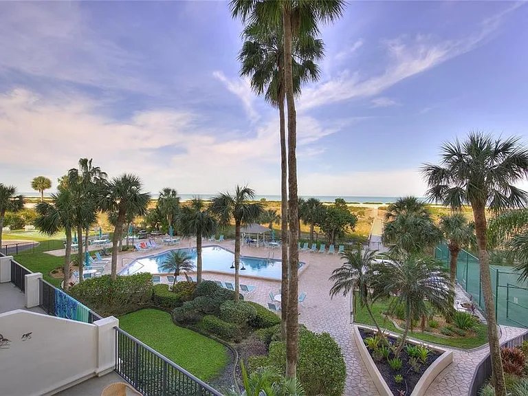 1230 Gulf Blvd #304 — Photo 2