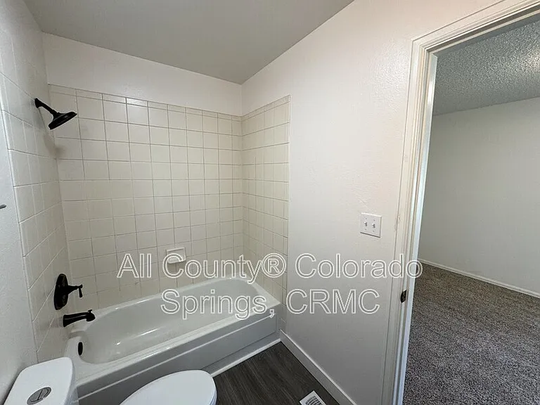 2713 Hearthwood Ln — Photo 15