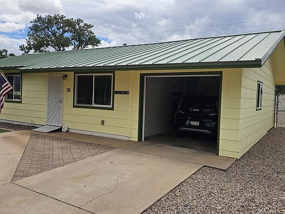 3rd image of 744 E Country Club Dr