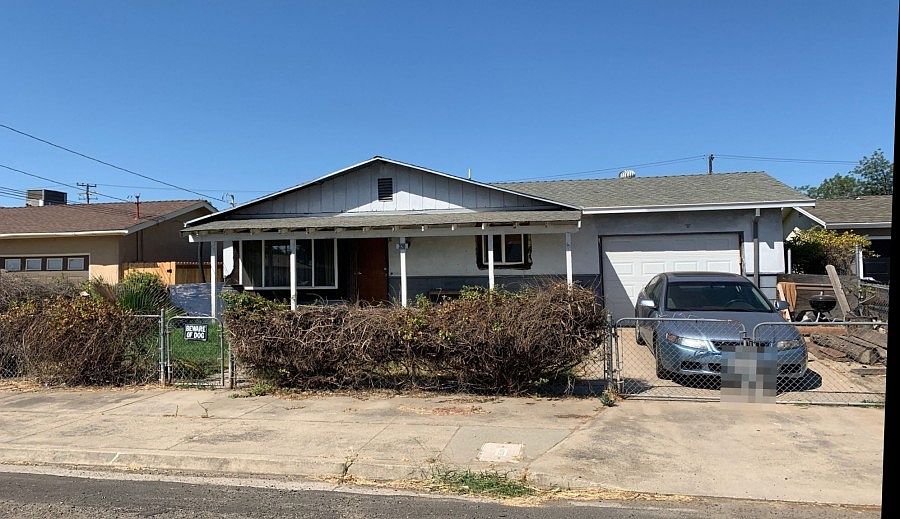 1st image of 320 N 5th Ave