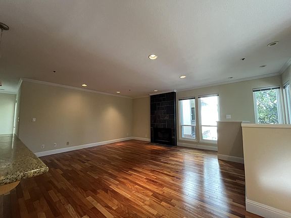 2nd image of 685 Waverley St