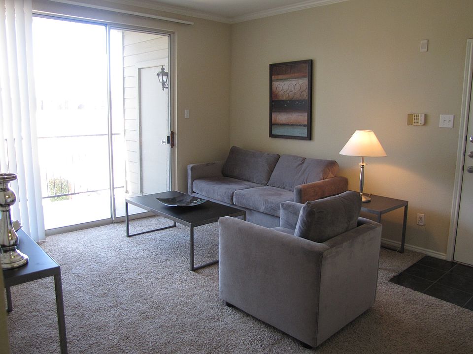 2nd image of 2775 N State Highway 360 APT 628