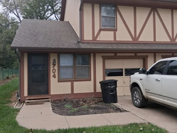 704 S 40th St, Saint Joseph, MO 64507