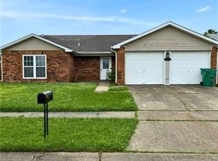 1028 Kingsway Dr W, Gretna, LA 70056