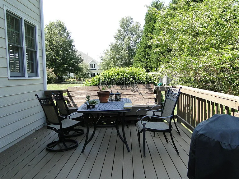 6004 Manor Park Ter — Photo 22